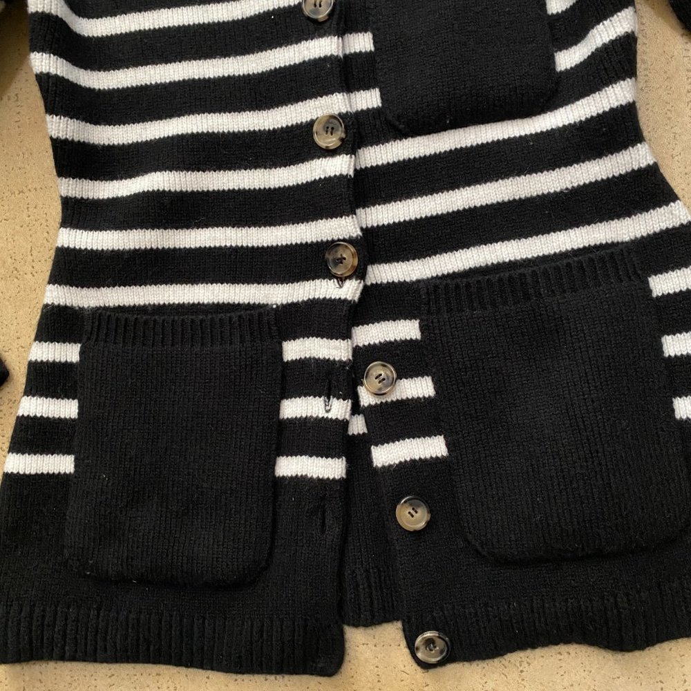 Khaite Suzette Stripe Cashmere Cardigan in black/ White - Picture 6 of 11